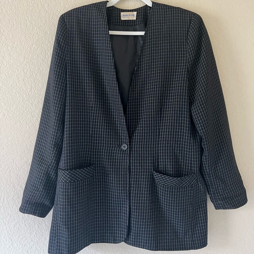 Vintage fashion star blazer size 8p with shoulder pads and deep pockets